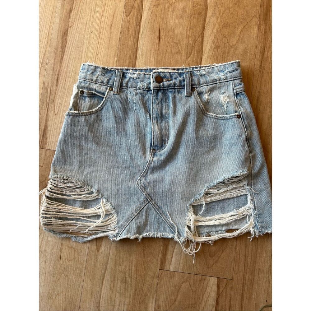 ROLLA’S distressed denim skirt